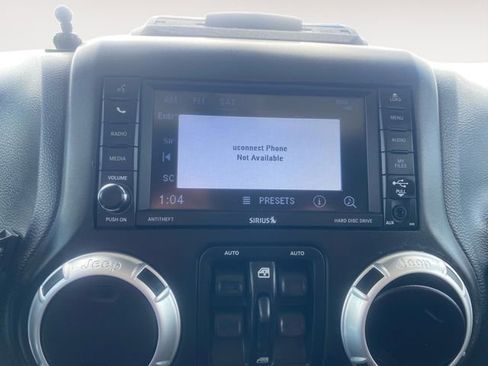 Used 2016 Jeep Wrangler Unlimited Sahara image 23