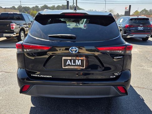 Used 2022 Toyota Highlander Bronze Edition image 11