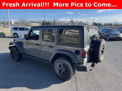 Used 2022 Jeep Wrangler Unlimited Willys image 7