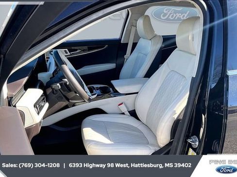 Used 2022 Lincoln Nautilus Black Label w/ Class II Trailer Tow Package image 18