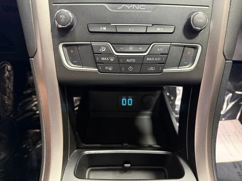 Used 2020 Ford Fusion SE FWD image 36