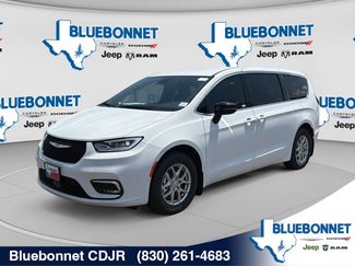 New 2026 Chrysler Pacifica Select FWD video 1