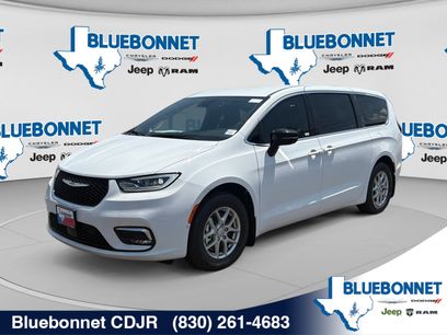 New 2026 Chrysler Pacifica Select