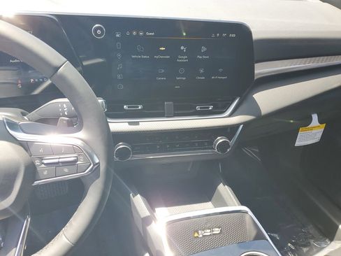 New 2026 Chevrolet Equinox LT w/ Convenience Package II FWD image 24