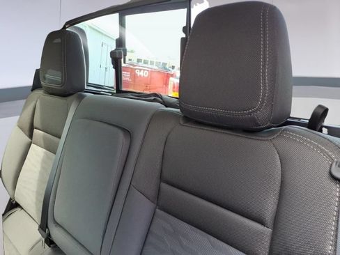 Used 2024 Nissan Frontier SV w/ SV Convenience Package RWD image 12