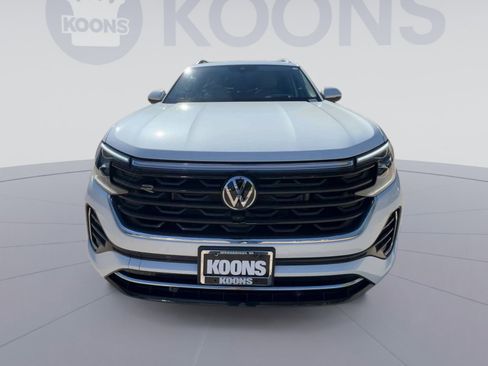 Used 2025 Volkswagen Atlas SEL Premium R-Line image 4