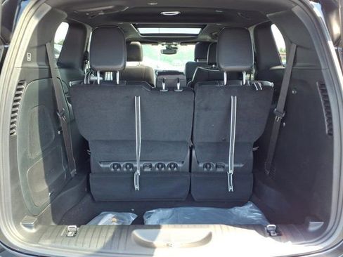 New 2027 Chrysler Pacifica Limited FWD image 21