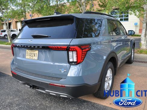 New 2026 Ford Explorer Active w/ Active Comfort Package RWD image 5