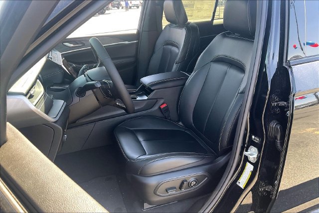 New 2026 Jeep Grand Cherokee Limited AWD/4WD image 9