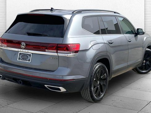 Used 2024 Volkswagen Atlas SE image 13