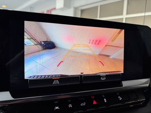 Certified 2022 GMC Sierra 1500 SLT image 21