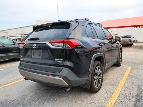 Used 2022 Toyota RAV4 Limited AWD/4WD image 8