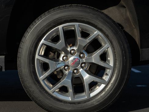 Used 2020 GMC Yukon SLE w/ SLE Value Package image 10