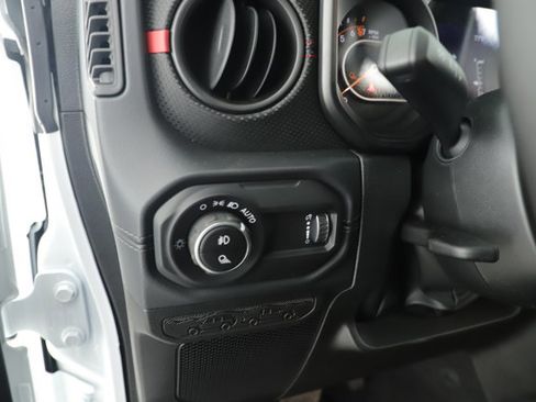 New 2025 Jeep Gladiator Rubicon w/ Convenience Group image 10