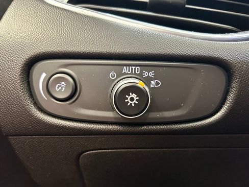 Used 2016 Chevrolet Malibu LT w/ Leather Package FWD image 10