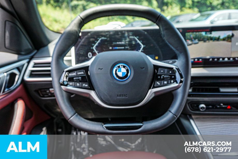 Used 2025 BMW i4 eDrive40 w/ Parking Assistance Package RWD image 28