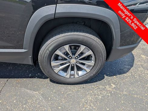 Used 2026 Chevrolet Equinox LT w/ Convenience Package II FWD image 22