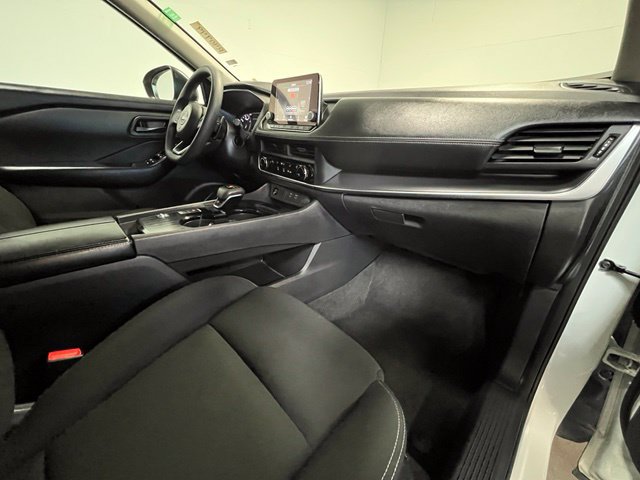 Used 2024 Nissan Rogue S FWD image 9
