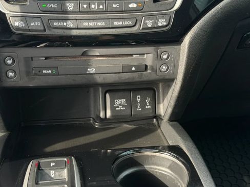 Used 2017 Honda Pilot Elite image 14