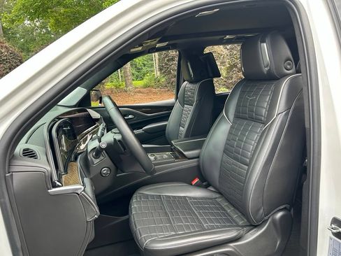 Used 2024 Cadillac Escalade Sport Platinum w/ LPO, ONYX Package AWD/4WD image 41