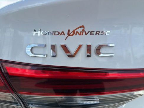 Used 2023 Honda Civic Sport image 9