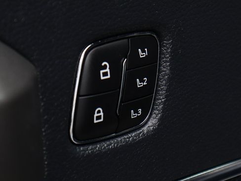 Used 2022 Ford F250 Platinum w/ FX4 Off-Road Package image 20