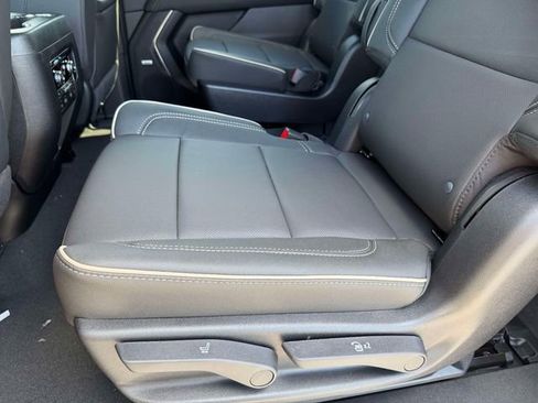 New 2026 GMC Yukon Elevation image 12