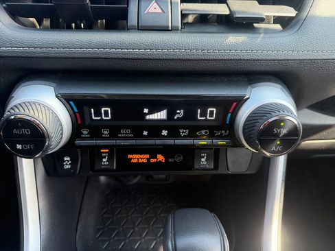 Used 2019 Toyota RAV4 XLE w/ Convenience Package AWD/4WD image 19