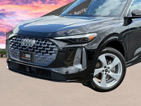 Certified 2025 Audi Q5 Premium w/ Premium Plus AWD/4WD image 2