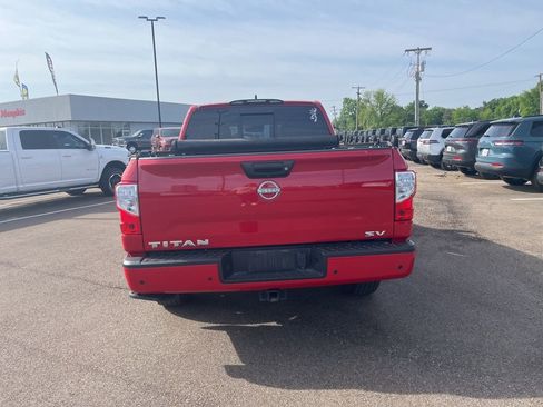 Used 2023 Nissan Titan SV w/ SV Convenience Package RWD image 6
