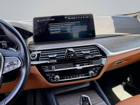 Used 2021 BMW 530e w/ Parking Assistance Package RWD image 6