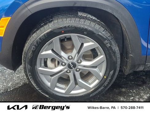 Certified 2024 Kia Seltos LX image 10