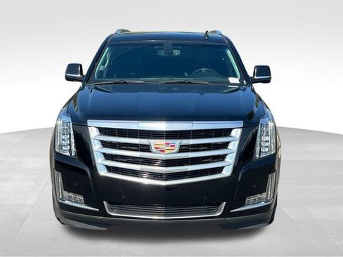 Used 2019 Cadillac Escalade ESV image 8
