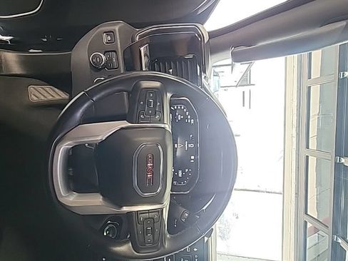 Used 2025 GMC Sierra 1500 SLT AWD/4WD image 10