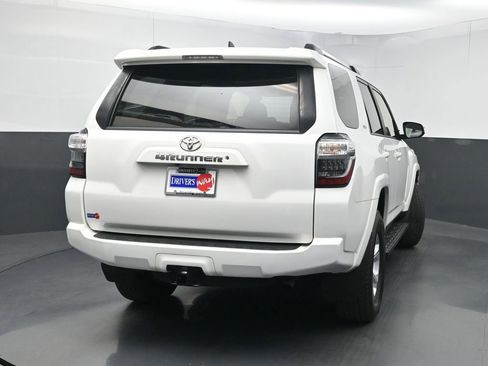 Used 2019 Toyota 4Runner SR5 AWD/4WD image 36