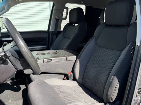 Used 2017 Toyota Tundra SR5 image 10