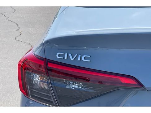 Used 2023 Honda Civic Sport image 17