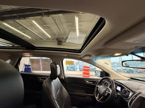 Used 2015 Ford Edge Titanium image 24