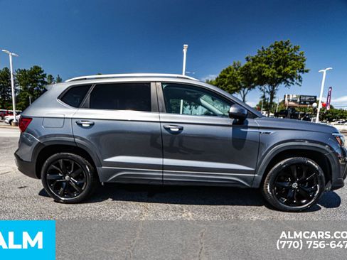 Used 2022 Volkswagen Taos SE image 10