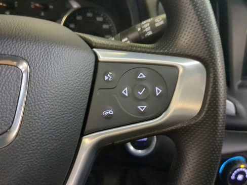 Used 2024 GMC Terrain SLE FWD image 22