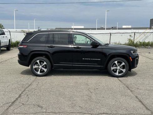 New 2026 Jeep Grand Cherokee Limited AWD/4WD image 2