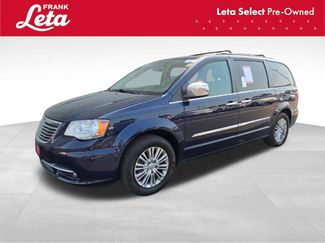 Used 2016 Chrysler Town & Country Touring-L image 1