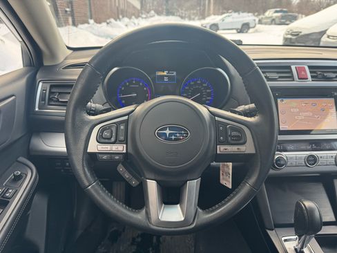 Used 2017 Subaru Outback 2.5i Premium image 10