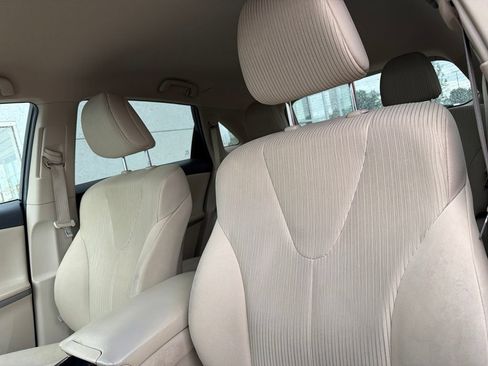 Used 2015 Toyota Venza LE FWD image 4