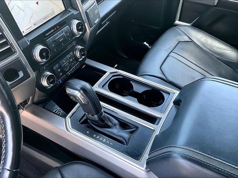 Used 2017 Ford F150 Platinum RWD image 16