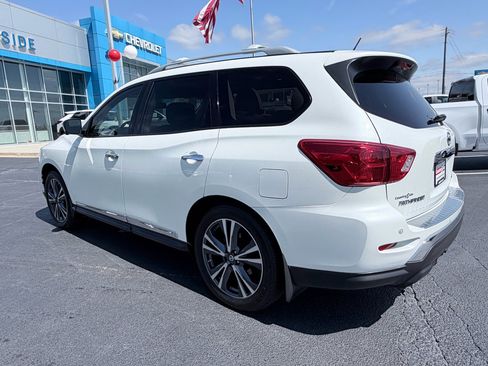 Used 2018 Nissan Pathfinder Platinum FWD image 7