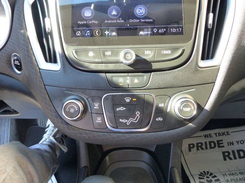 Used 2021 Chevrolet Malibu RS FWD image 32
