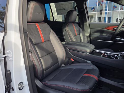 New 2026 Chevrolet Traverse RS w/ LPO, Floor Liner Package FWD image 25