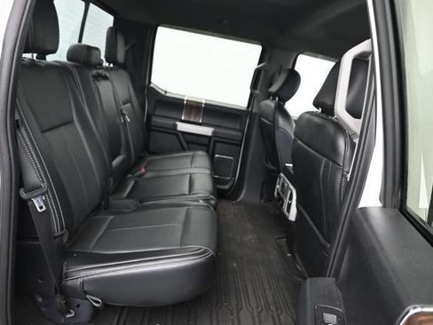 Used 2019 Ford F150 Lariat w/ Equipment Group 502A Luxury AWD/4WD image 6