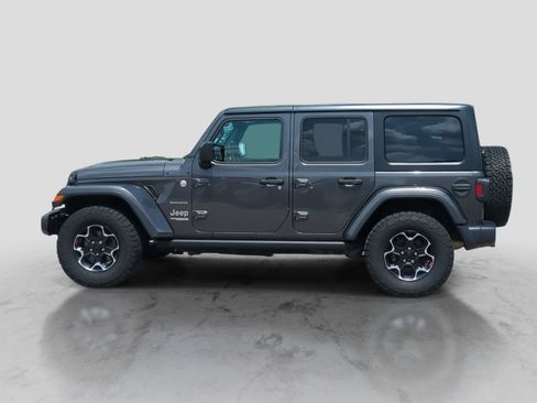 Used 2018 Jeep Wrangler Unlimited Sahara AWD/4WD image 5